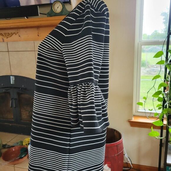 Max Studio Small Dress Black White Stripes Rayon Spandex Poly flutter sleeve EUC - Picture 5 of 9